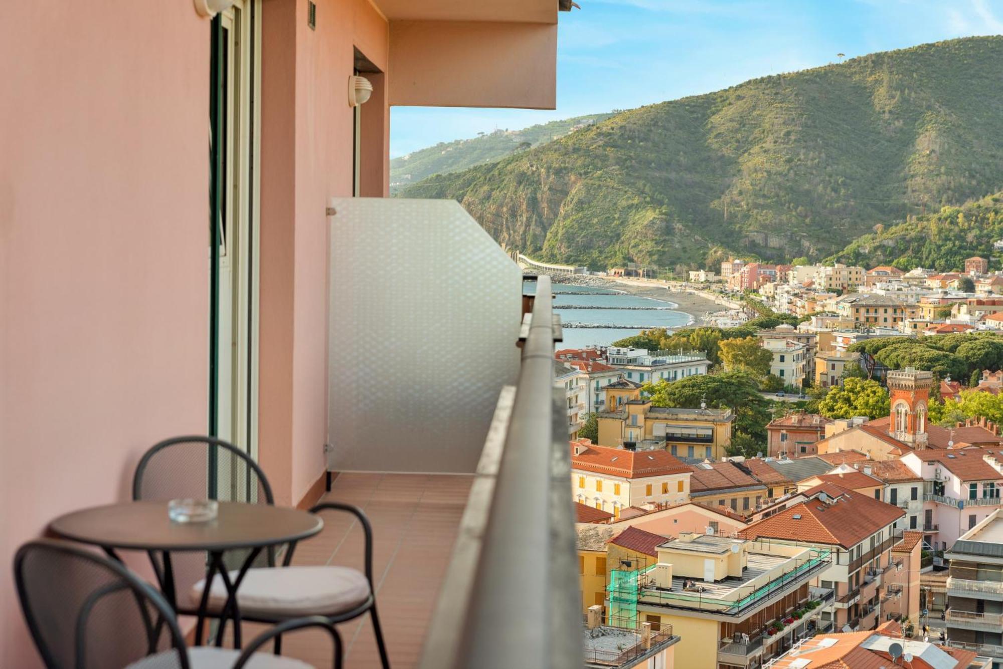 Hotel Vis à Vis Sestri Levante Esterno foto