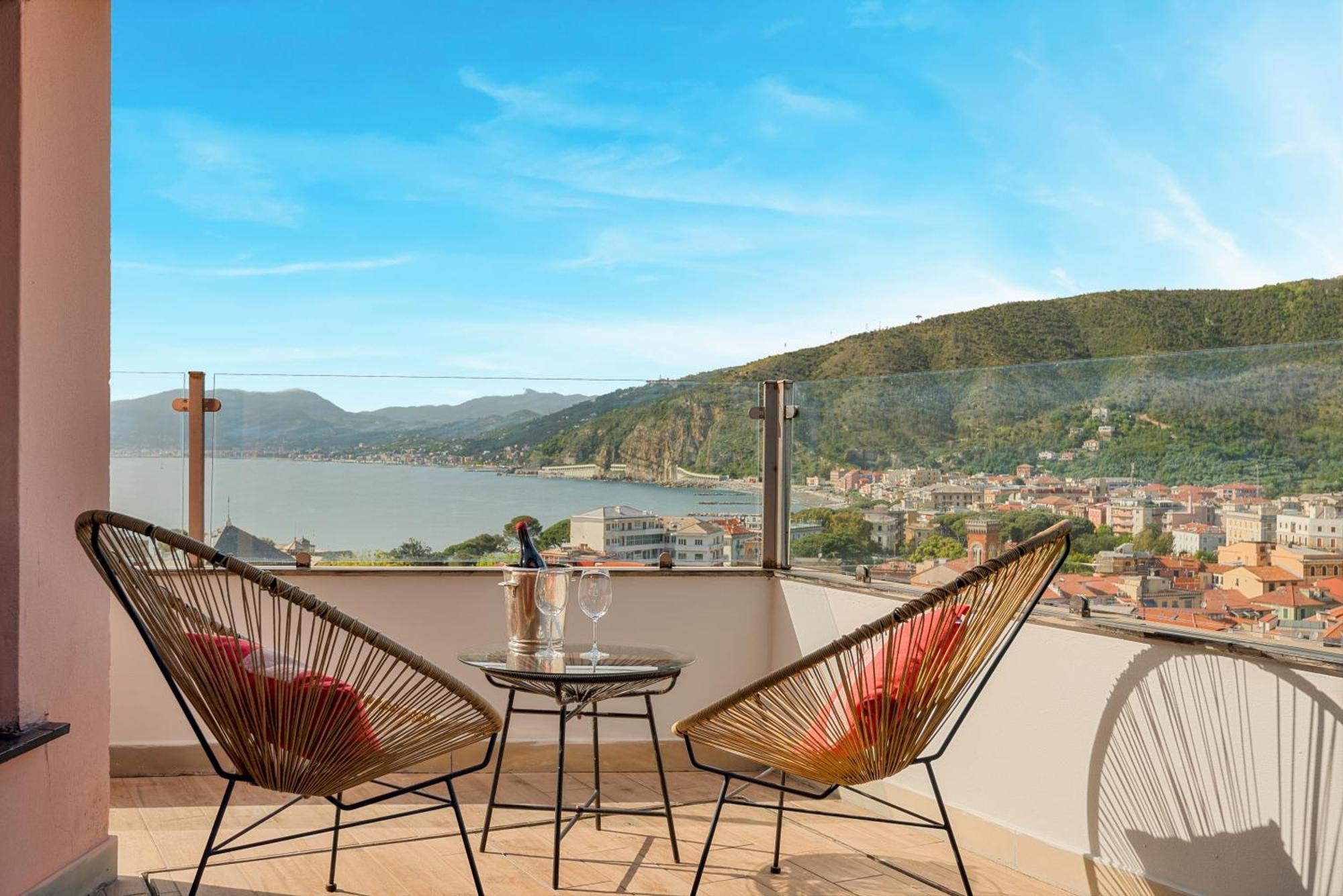 Hotel Vis à Vis Sestri Levante Esterno foto