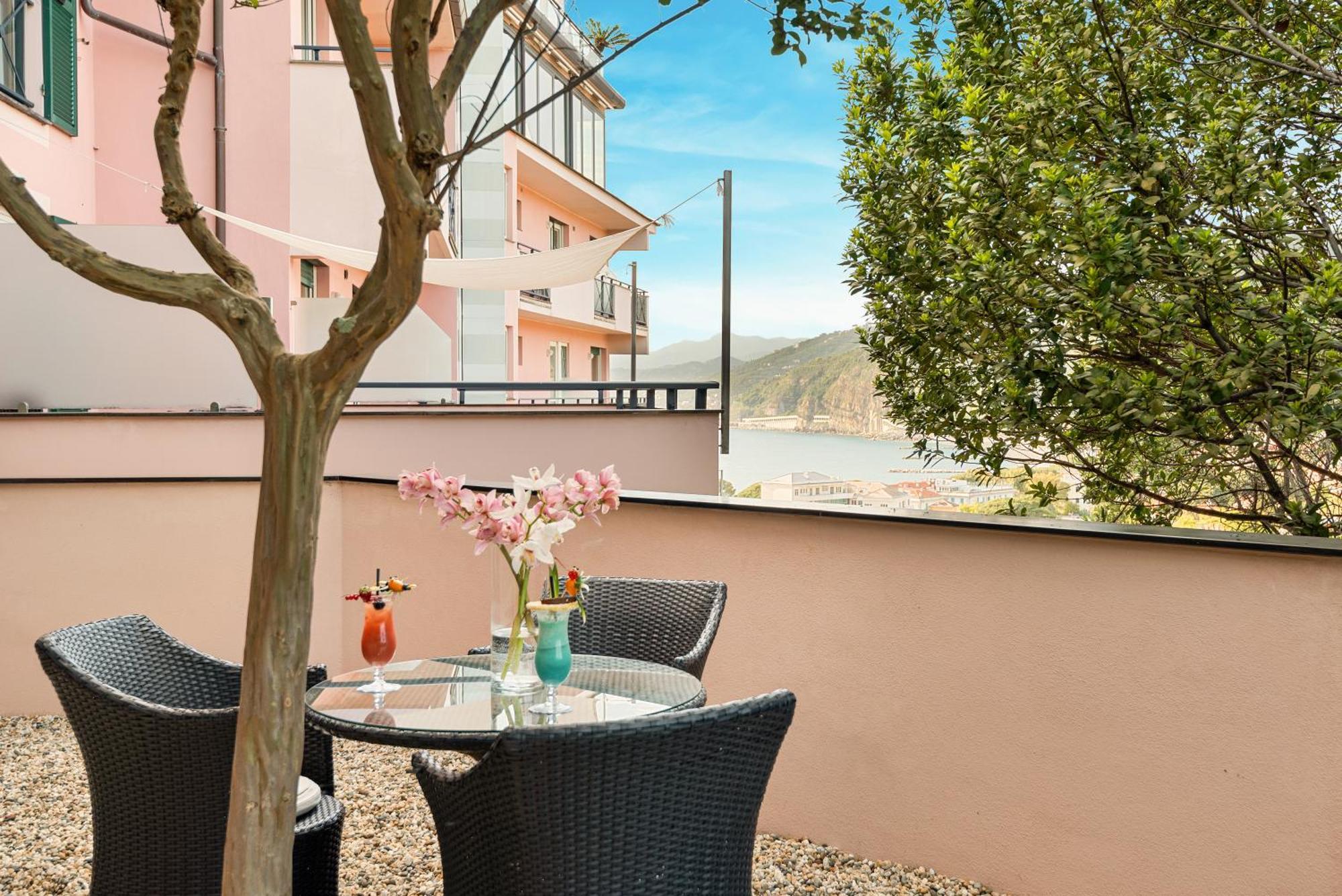 Hotel Vis à Vis Sestri Levante Esterno foto